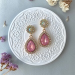 花雫のビジューピアス -milky strawberry-