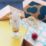 喫茶店のチョコレートパフェ＊ピアス＊チェリー