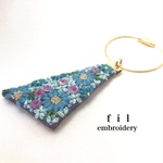 手刺繍のバッグチャーム