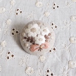 刺繍ブローチ