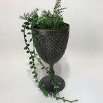 アンティーク調カップのフェイクの多肉寄せ植え