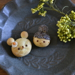 くまメロンパンとおんなのこのブローチセット