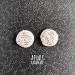 ピアス／イヤリング ❇︎tubutubu ぱーる＊* white ビーズ刺繍 
