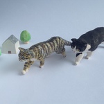 猫の彫刻ーハチワレ