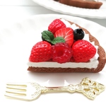 いちごたっぷりベリータルトのバックチャーム☆フェイクスイーツ☆フェイクケーキ☆フェイクタルト