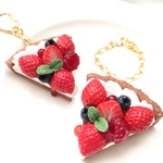 いちごたっぷりベリータルトのキーホルダー☆フェイクスイーツ☆フェイクケーキ☆フェイクタルト