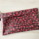 見える！ポーチ（20） いちご柄🍓  黒