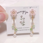 桜のイヤリング / ピアス