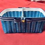仕切りの入った小物入れかご