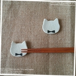 蝶ネクタイ白ねこ☆箸置き２つセット