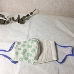 キッズサイズ立体ダブルガーゼマスク小花柄グリーン×生成り　カラーブロック