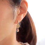 貼るピアス【シール10ペア付】 揺れる すかし チェコしずくシングル/ピンク 痛くないイヤリング 金属アレルギー 母の日 誕生日プレゼント