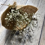 お花屋さんのドライフラワー・ブーケ（スワッグ）「かすみ草＋麻布」