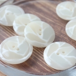 ミルキーホワイトボタンA　25mm　3個入り