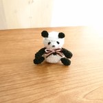 【受注制作】小さなおすわりパンダさんのあみぐるみ