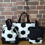 サッカーボール柄のレッスンバッグとシューズバッグと体操服袋の3点セット☆