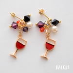 ワイングラスが揺れるピアス　キラキラ✨Glamorous Red