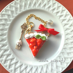 🍓いちごたっぷり🍓タルトのバッグチャーム