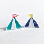テントのピアス／イヤリング