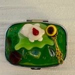 ピルケース　クリームソーダと甘ニャン（白）