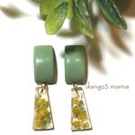540円☆長方形(グリーン)☆小ぶり花レジンのピアス/イヤリング