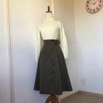 新作♪モスグリーンミモレ丈のスカート