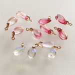 金具付ガラス製 桜の花びら型パーツ 3色×4 全12個（6ペア）で340円