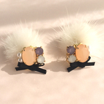 再販  白いファー　うさぎシッポのピアス