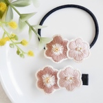 《NEW》[2個セットがお得][親子お揃い]お花刺繍のヘアクリップ・ヘアゴム 
