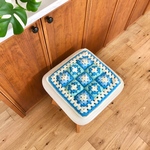 レトロでカラフルなモチーフ角座　リバーシブルタイプ　blue