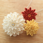 【専用ページ】つまみ細工のお花髪飾り下がりつき-オフホワイト&朱色&薄黄色-　成人式　卒業式　袴　振袖