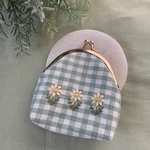 マーガレット刺繍のがま口
