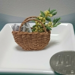 ミニチュアの花…ミモザのバスケット
