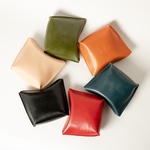 「ふっくらとしたピローボックス型ポーチ」栃木レザー