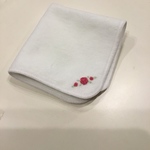ピンクAローズ刺繍入り タオルハンカチ20×20
