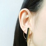 木球と三角形のピアス/イヤリング
