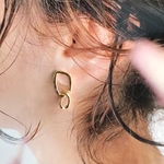 ２連ゴールドピアス