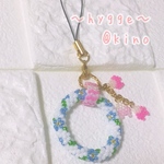 お花のチューブクロッシェのキーホルダー（水色）