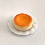 チーズケーキのマグネットorブローチ　　　フェイクフード　ミニチュア