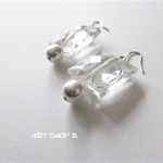 氷みたいなクリアスクエア×パールピアス