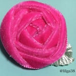  ベルベットリボンの薔薇ブローチ