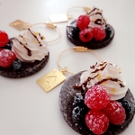ショコラ＆ベリーパンケーキのキーリング♪チョコソース