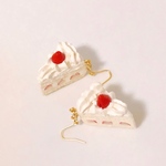 ショートケーキのピアス
