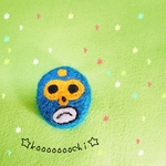 『マスクマン ブローチ』 ブルー×イエロー