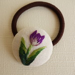 ＊むらさきチューリップの手刺繍ヘアゴム＊