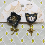 黒猫と花 イヤリング