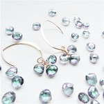 【イヤリング変更可・限定数のみ】しゃぼんグレー　ミスティックトパーズ　三つ葉　14KGFアーモンドフックピアス