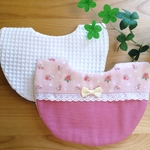 レース付きふわふわガーゼスタイ【小花/桃】