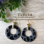 グレーヒョウ柄パーツのピアス/イヤリング