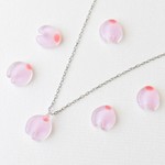 桜ひとひら硝子ネックレス